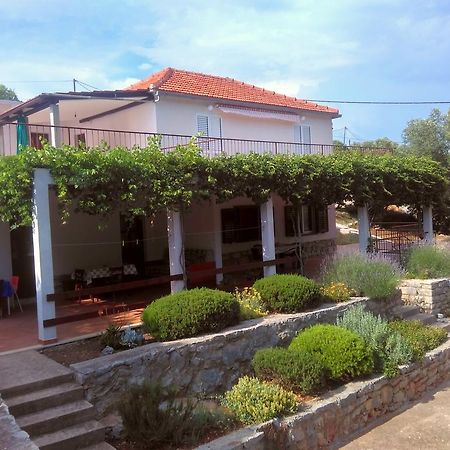 Apartments Sonija Gdinj Exterior photo
